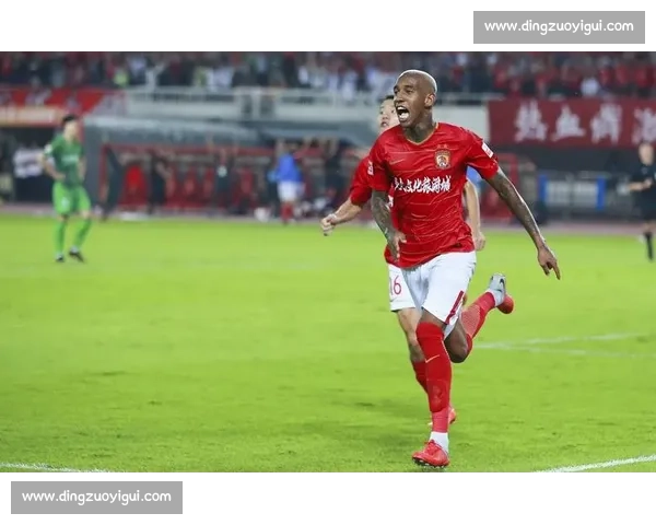 绝杀进球引爆全场 热血时刻成就球队胜利荣耀